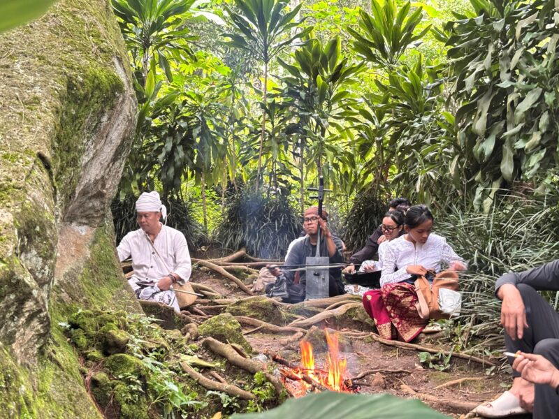 Prosesi Ruwatan Gunung Manglayang